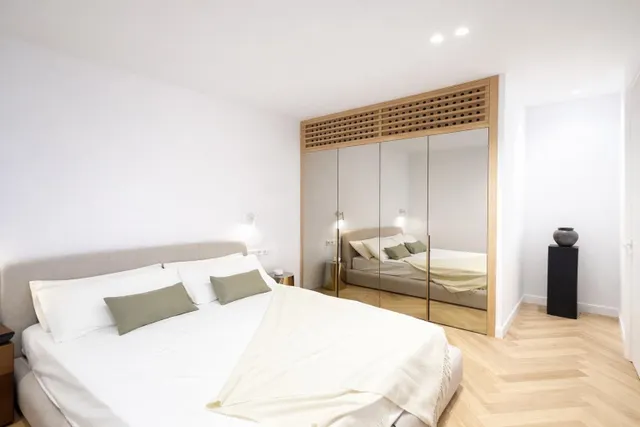 VIVIENDA DE LUJO CON DISEÑO EXCLUSIVO Y BALCONES EN LISTA — 19