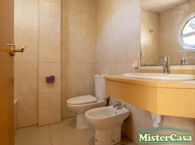 Exclusiva casa pareada de 4 dormitorios con sotano junto al campo de golf — 32