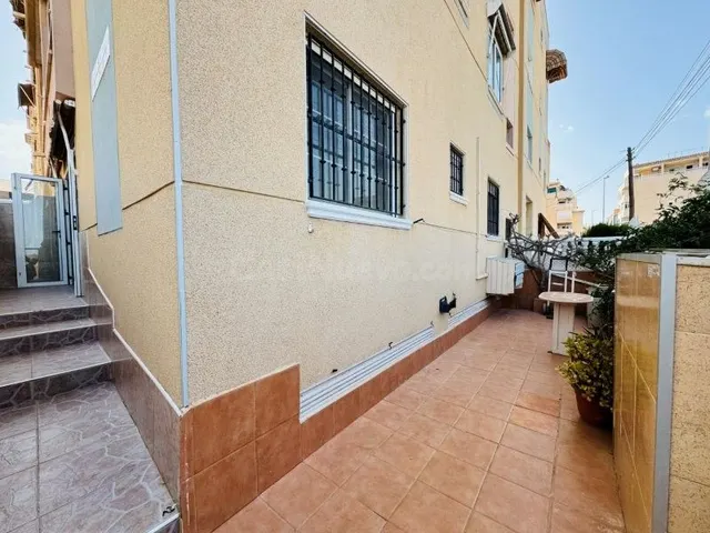 Planta baja con terraza de 25 metros cuadrados, garaje cerrado, 300 metros de la playa de La Mata — 19