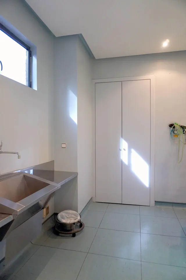 Local comercial 164m² en alquiler - Juan Carlos I — 24