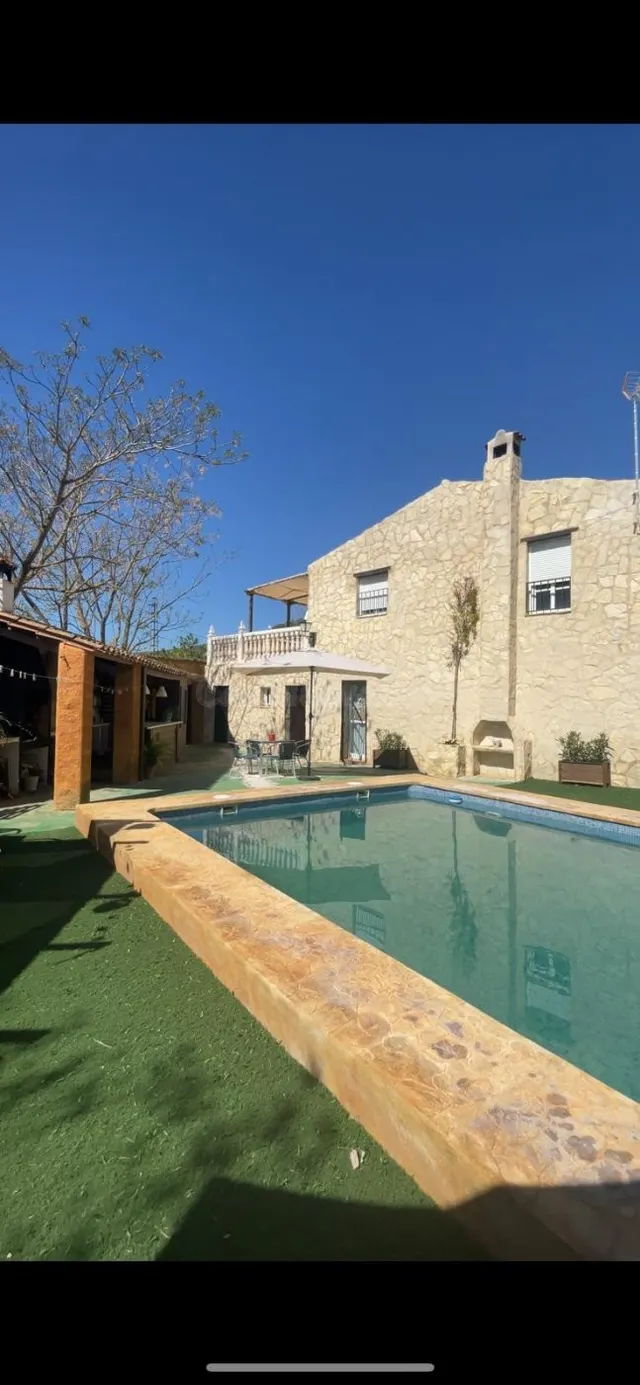 Precioso Chalet en Cabra - foto 2
