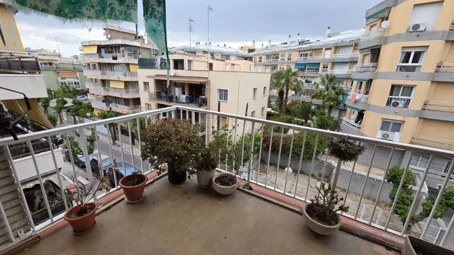 Amplio y Luminoso Piso en Salou, Ideal para Familias - foto 4