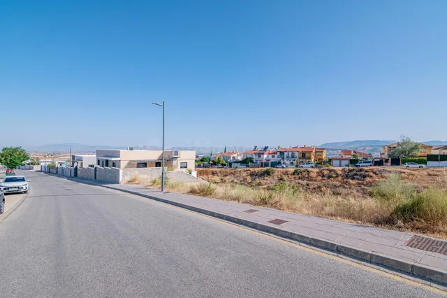 TERRENO EDIFICABLE EN LA ZUBIA - foto 5