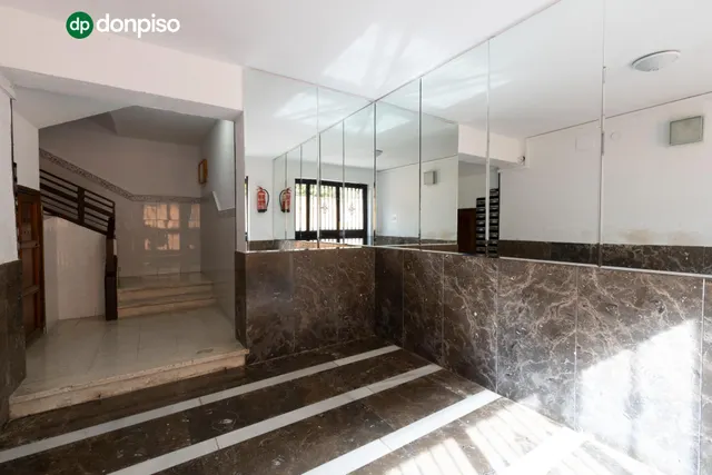Piso 3 habitaciones en Calle Santa Margarita, junto Cmno. Bajo de Huétor — 29