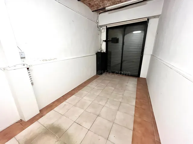 LOCAL COMERCIAL EN LA CALLE ESGLÉSIA - foto 2