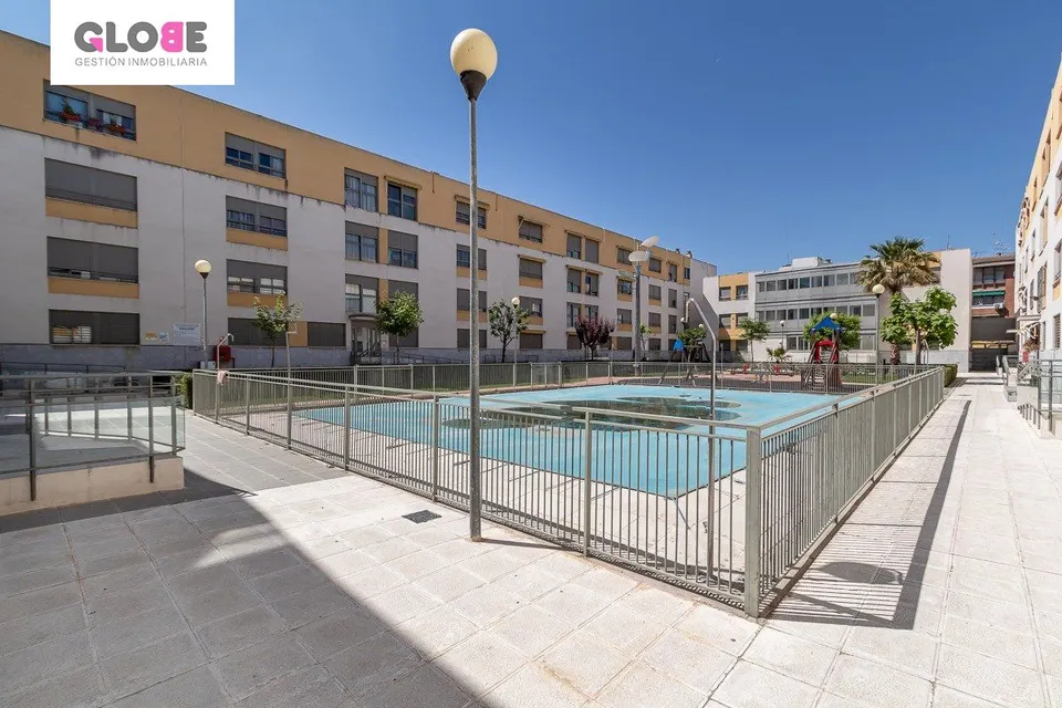 Magnífico piso con piscina comunitaria en zona Joaquina Eguaras