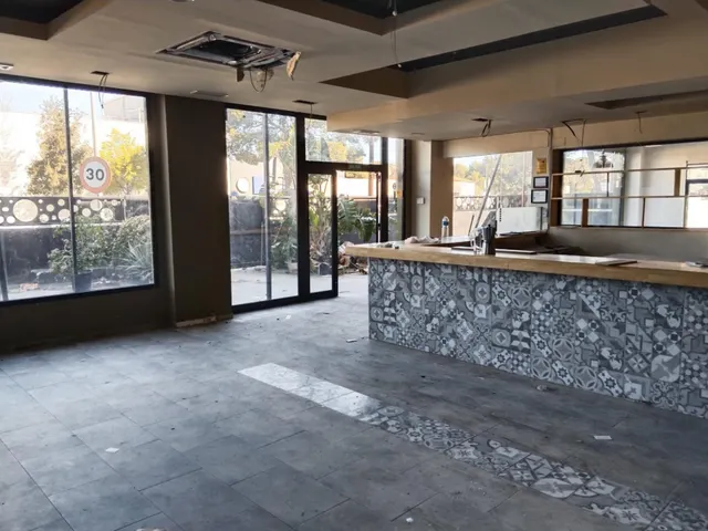 Local comercial 511m² en alquiler - La Cañada — 11