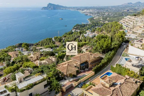 VILLA PRESTIGE · MAGNÍFICAS VISTAS AL MAR Y ELEGANCIA EN PARCELA LLANA EN ALTEA HILLS