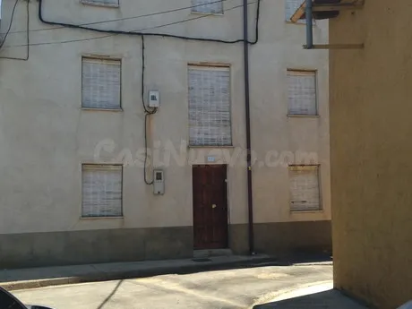 SE VENDE CASA EN CABREROS DEL RIO PARA REFORMAR