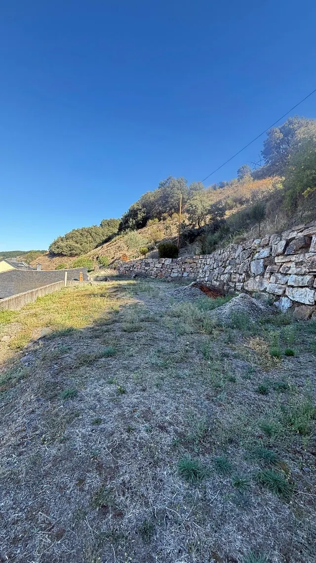 CASA CON TERRENO EN EL CAMINO DE SATIAGO (MOLINASECA) — 11