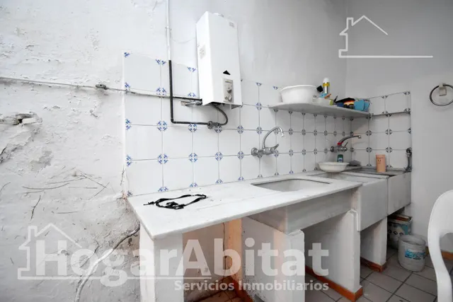 Amplia casa de pueblo con terraza, balcón y trastero — 24