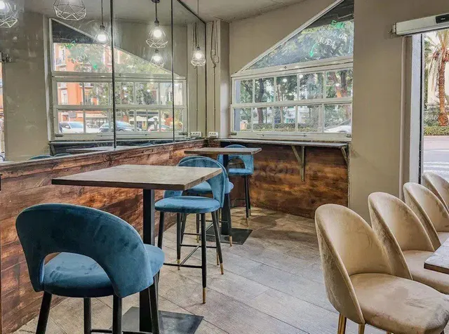 Traspaso de cafetería/restaurante en Arrancapins — 2