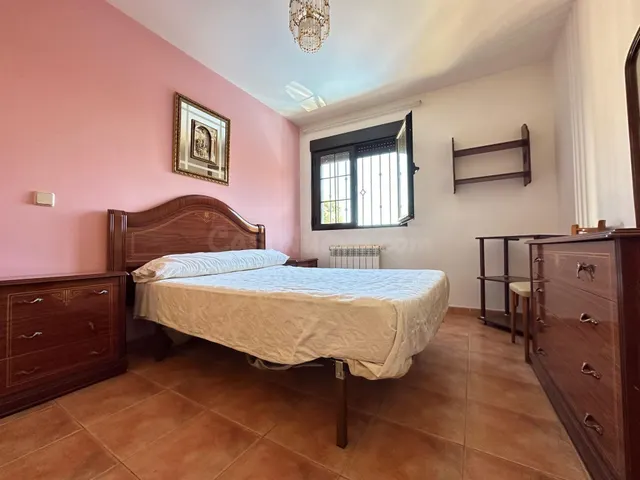 SINGULAR CASA CON DOS VIVIENDAS EN LA CABRERA - foto 4