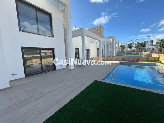 Chalet independiente en Sunny Hills - foto 3