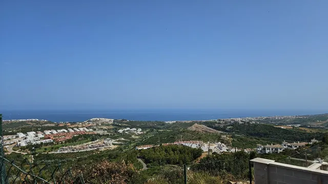Piso con gran patio y espectaculares vistas al mar en Urbanización Hacienda Casares. Una fantasia a tu alcance — 23