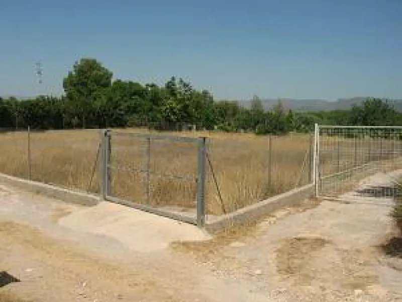 Excelente parcela rodeada por el sector R- 28 Golf, con la posibilidad de edificar dos chalets.
