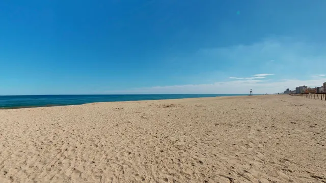 El Perelló, Valencia | primera línea de playa, tres dormitorios y balcón con vistas al mar. — 30