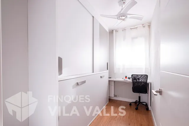 Casa esquinera con jardín privado y estilo inigualable — 28