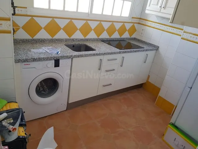 Ático de unos 90m2 totales, cocina separada, y terraza de un - foto 5