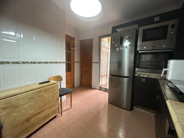 Dúplex de 4 dormitorios, cochera y patio en San José — 8
