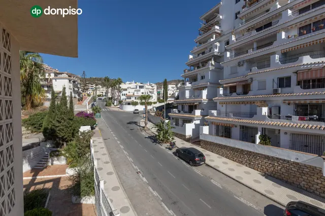 ¡exclusivo apartamento en primera linea de playa con reforma integral de alta gama! — 20