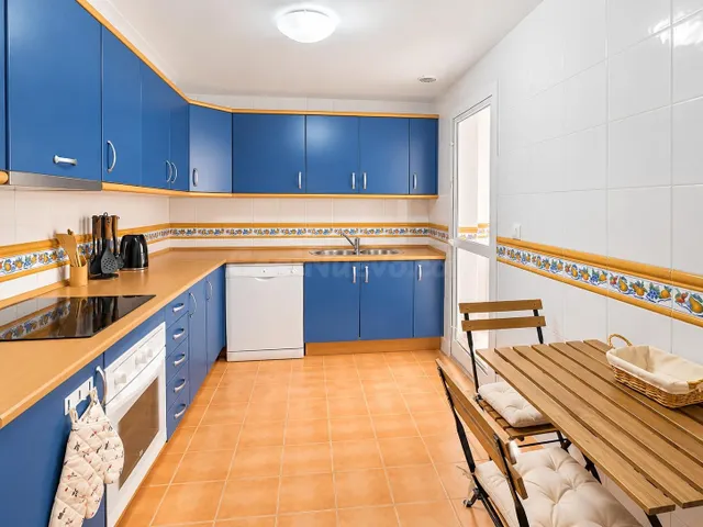 ¡estudia y disfruta de tu nuevo hogar! habitaciones frente a la universidad europea — 3