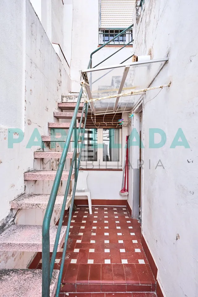Casa típica en Badalona con patio y dos terrazas a 5 min del mar — 37