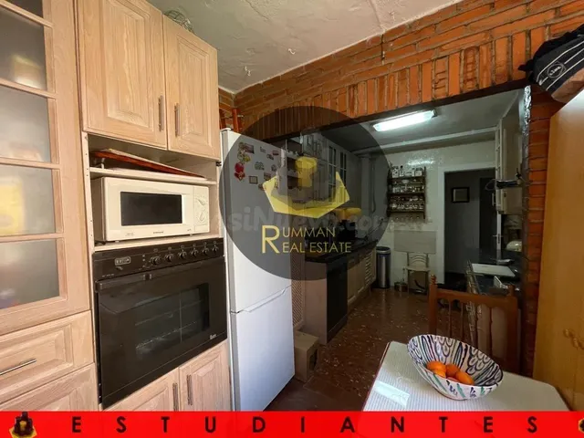EST / Piso de CUATRO Dormitorios en La Chana - foto 2