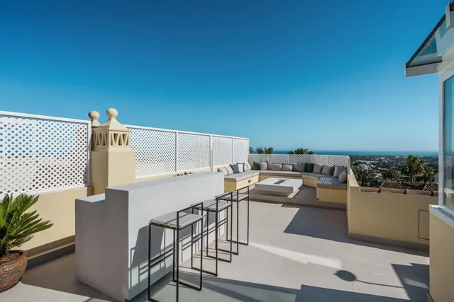 Casa adosada en benahavis, urbanización la quinta — 25