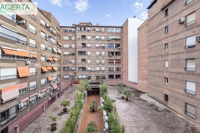 PISO EN SÓCRATES - GRANADA