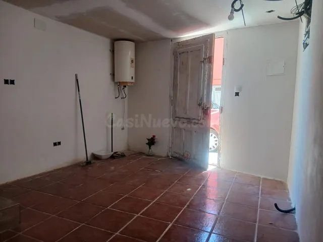 Casa de pueblo con terrazas, chimeneas y encanto rústico en  - foto 2