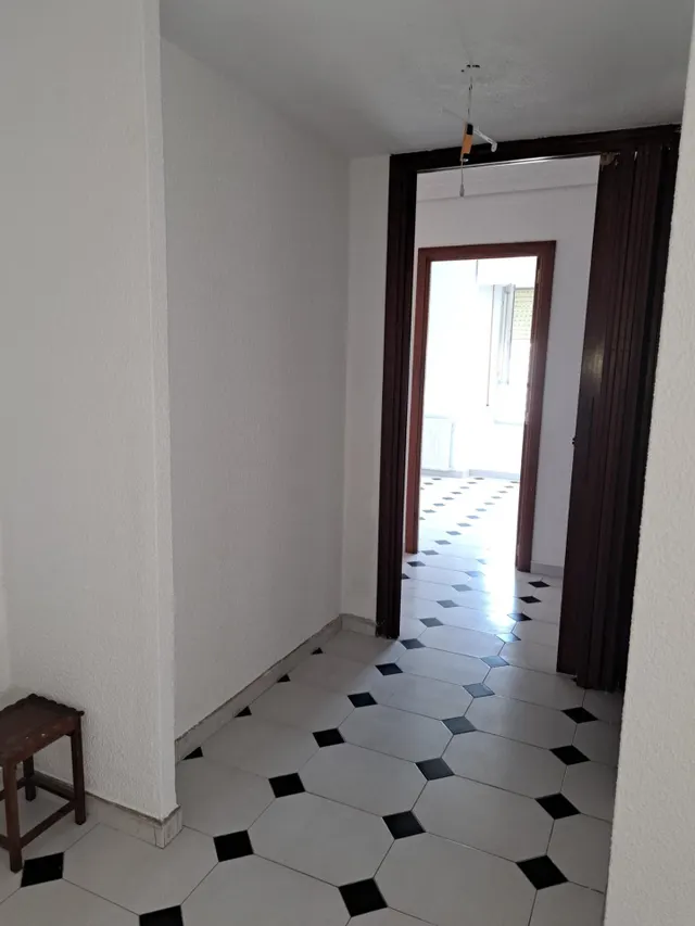 Amplio piso con 4 dormitorios y vistas al mar y Benidorm en zona Levante. — 26