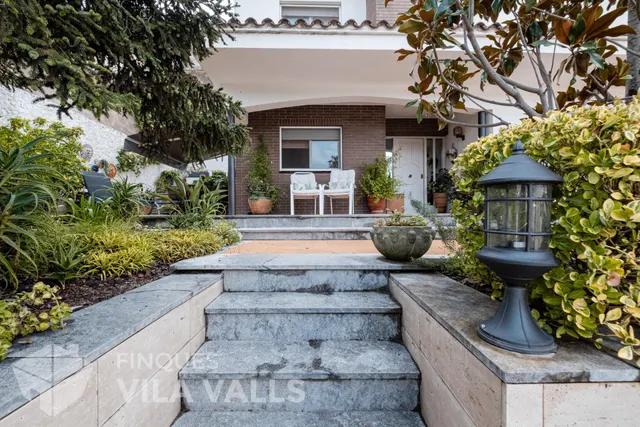 Casa con terraza, jardín y amplios espacios — 10