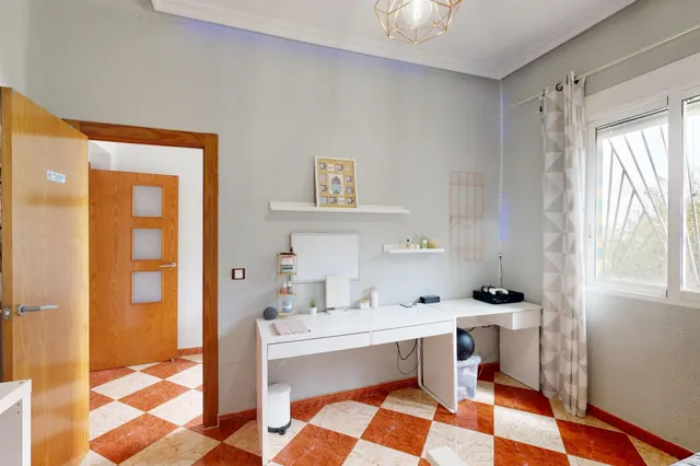 Luminosa Planta Baja con Gran Patio y Terraza en el Barrio de la Concepción — 11