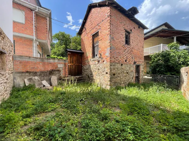 SE VENDE CASA EN CORULLÓN — 37