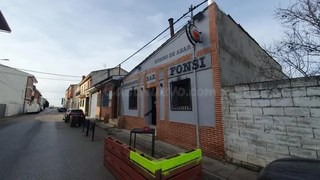 VENTA DE RESTAURANTE EN CUELLAR ACTUALMENTE EN FUNCIONAMIENT - foto 2