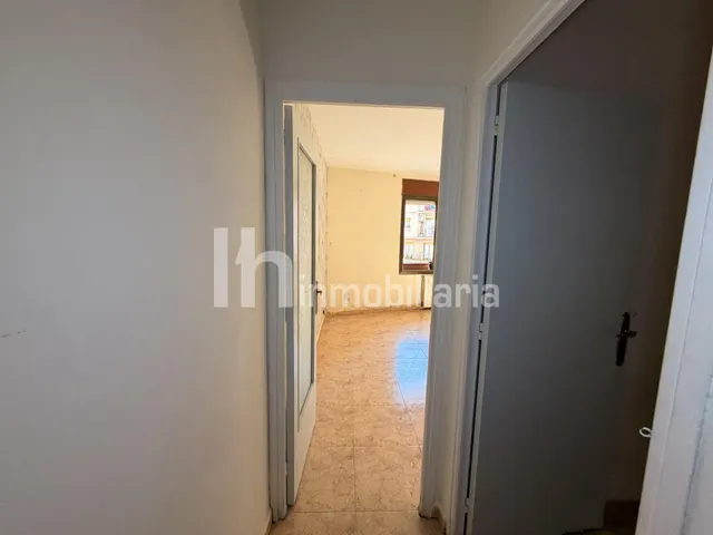 Calle ROMANÍ, amplio y luminoso — 14