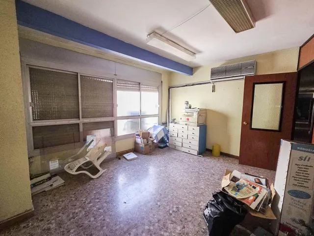 Tercera planta de edificio de oficinas en alquiler en el centro de Barberà del Vallès — 5