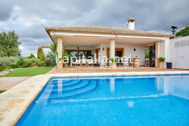 Exclusivo Chalet a la venta en Ontinyent — 2