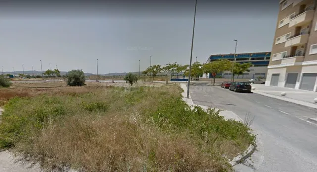 SE VENDE TERRENO EN MUY BUENA ZONA DE MONFORTE URBANO — 4
