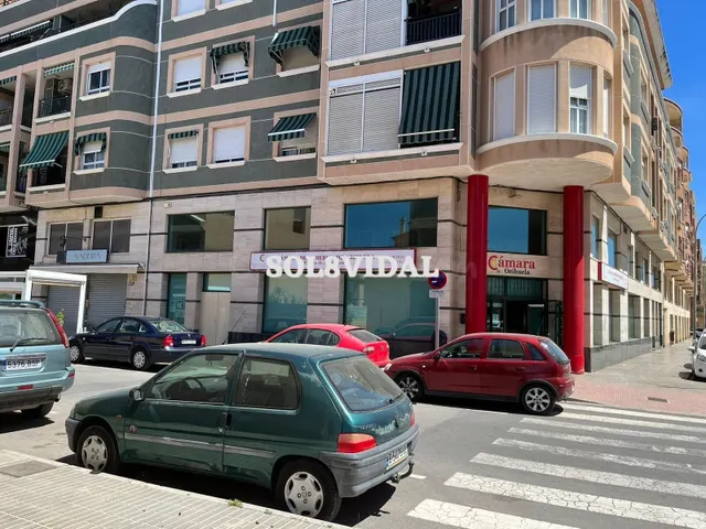 SOLAR URBANO EN EL CENTRO DE ORIHUELA. La propiedad está fre - foto 2