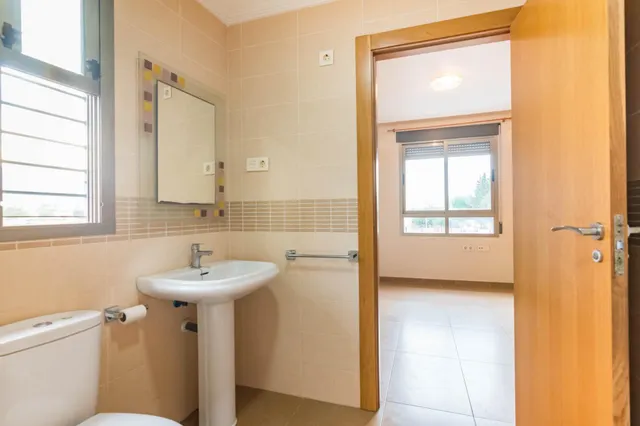 DÚPLEX 4 DORMITORIOS CON PLACAS SOLARES + VISTAS A LA MONTAÑA | ESQUINA — 32