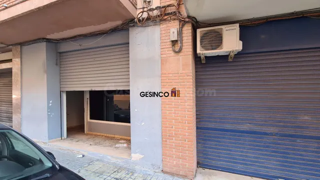 LOCAL COMERCIAL ACONDICIONADO PARA OFICINAS O COMERCIO — 2