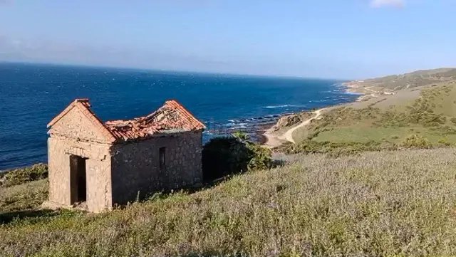 Parcela 300m² en venta - Primera linea de playa tarifa - foto 2