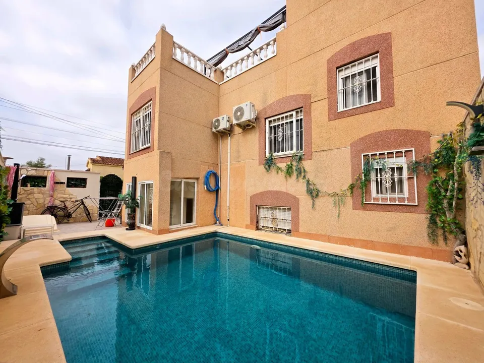 Villa 5 habitaciones 165m² en venta - La Marina