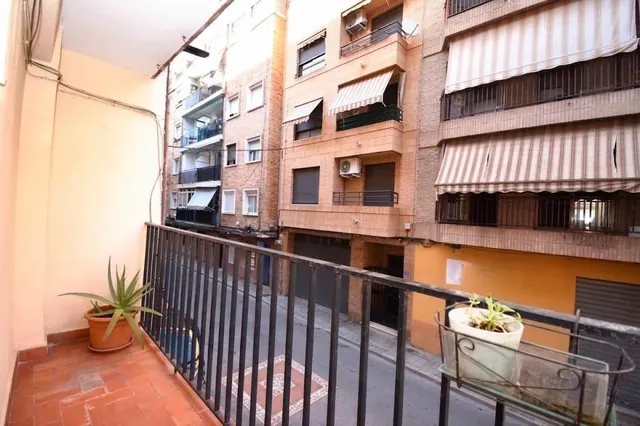 Estupendo piso exterior con balcón en el centro de Torrent! Tu oportunidad para dejar de pagar alquiler ¡Es una buena oportunidad, no la dejes escapar! — 6