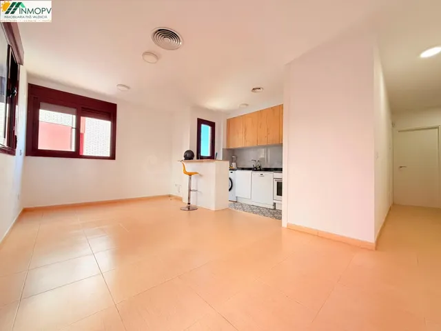 APARTAMENTO DE 2 DORMITORIOS CON PISCINA Y PARKING CERCA DE  - foto 2