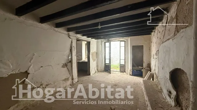 ¡OPORTUNIDAD DE INVERSIÓN! AMPLIA CASA CON TERRAZA EN EL CEN - foto 5