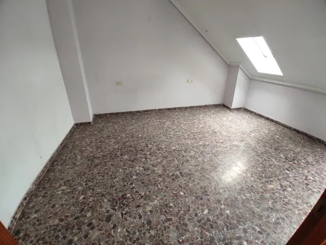 ATICO EN ZONA CENTRO CON TERRAZA — 8