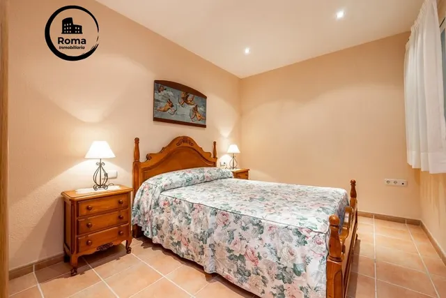 Piso en el centro de Granada, totalmente reformado con dos grandes dormitorios y un baño — 20